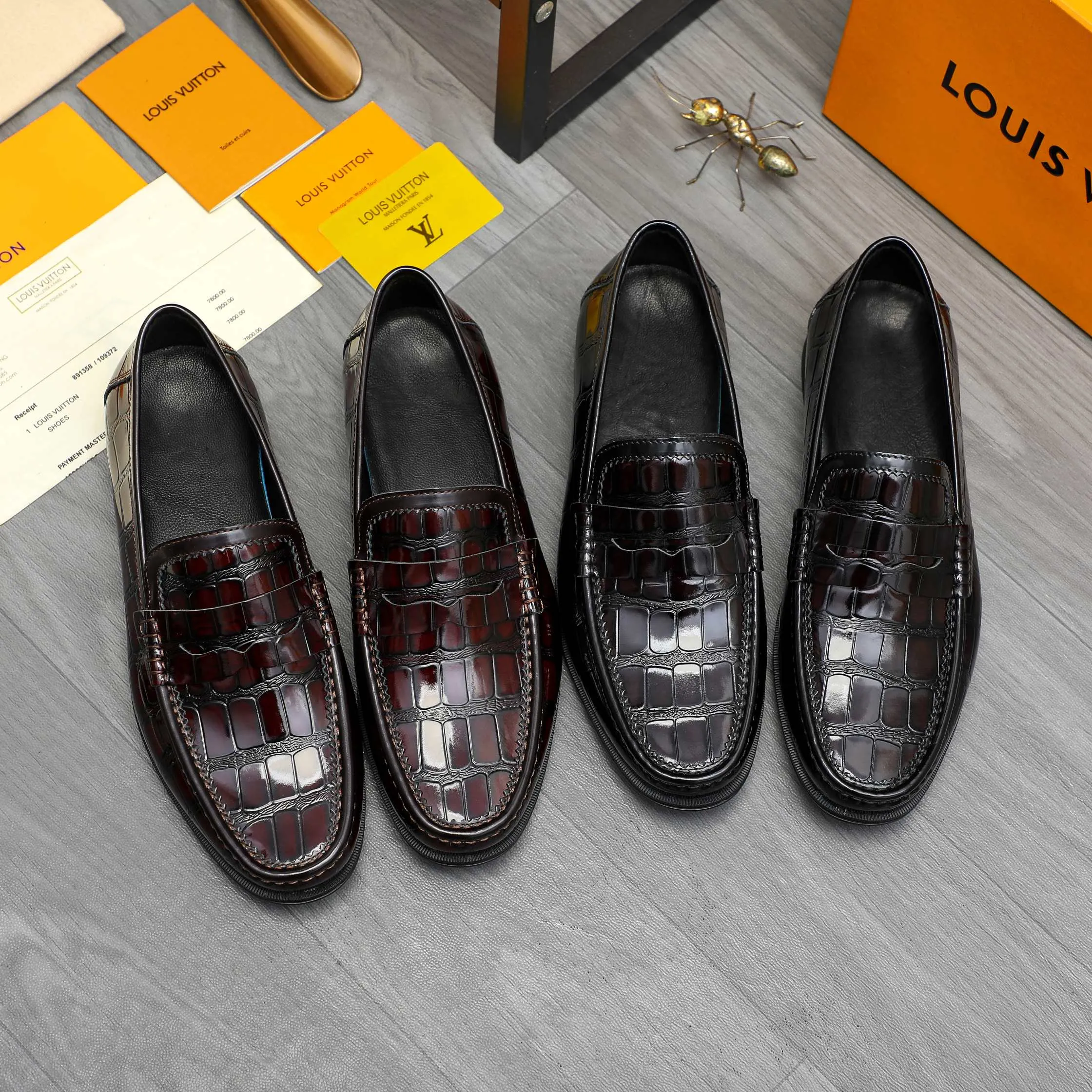 Men's shoes 💰p442 Product trademark: LV (Louis Vuitton) business slip-on leather shoes. Regular size: 38-46 (45.46 is custom-made and non-refundable) Product material: Selected high-quality stone grain cowhide upper, cowhide lining, rubber outsole